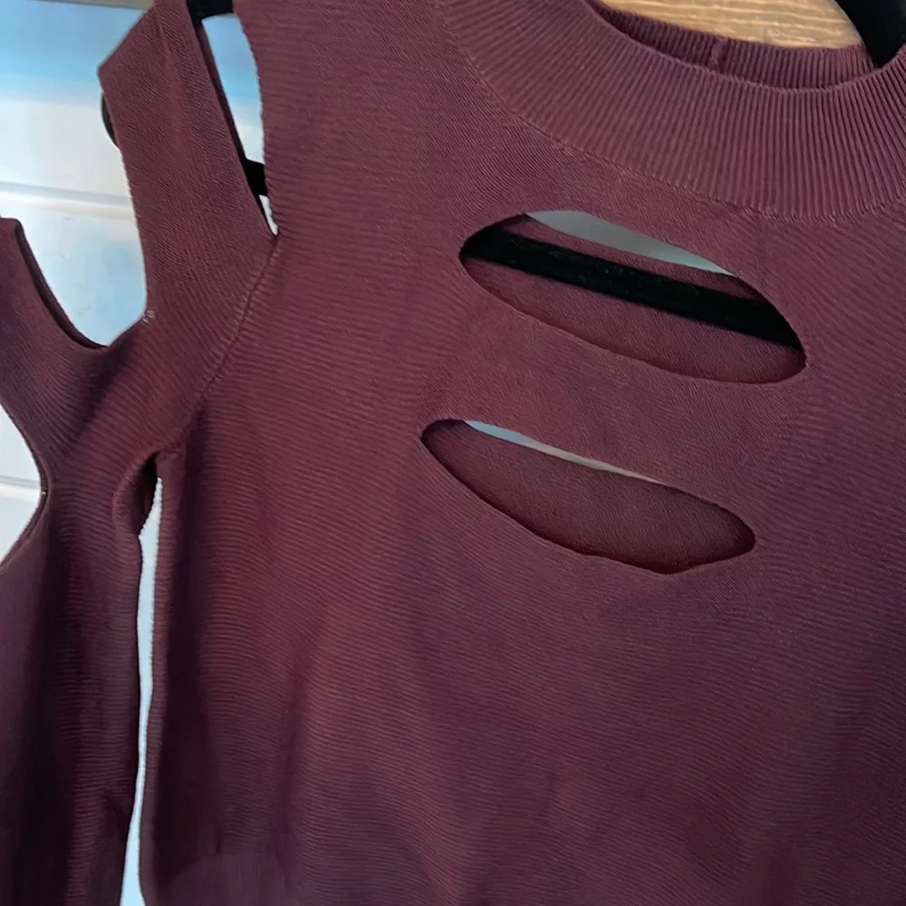 Express Sweater - Picture 2 of 4